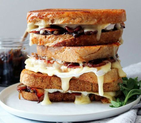 Fig Jam Grilled Cheese, Fig Jam Uses, Jam Grilled Cheese, Homemade Fig Jam, Fig Jam Recipe, Fig Spread, Queso Brie, Bacon Grilled Cheese, Bacon Sandwich