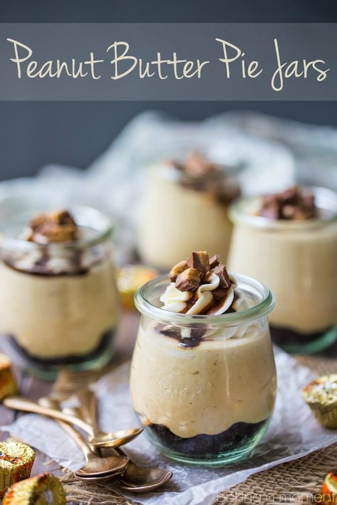 Pie Jars, Desserts Peanut Butter, Mason Jar Desserts Recipes, Jar Desserts, Dessert For Summer, Weight Watcher Desserts, No Bake Summer Desserts, Jar Meals, Mason Jar Desserts