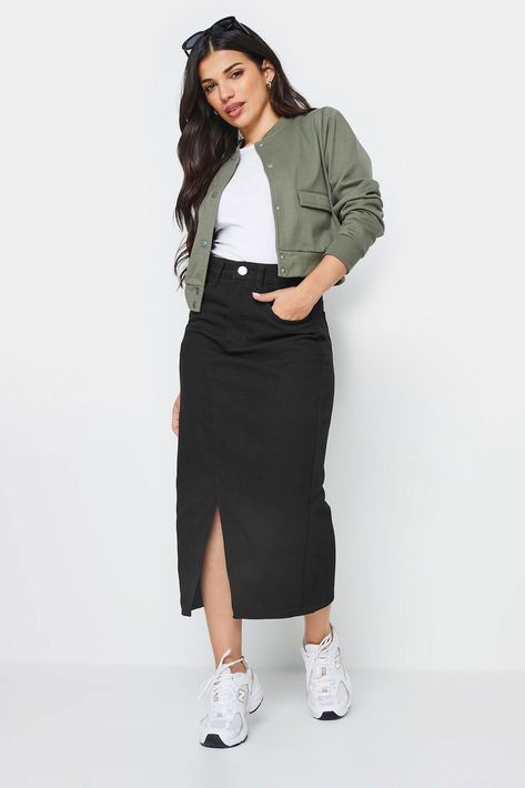 Black Denim Skirt Outfit, Split Midi Skirt, Jean Skirt Outfits, Denim Skirt Outfits, Boyfriend Blazer, Mode Chic, Fit Fashion, Cooler Look, Denim Midi Skirt