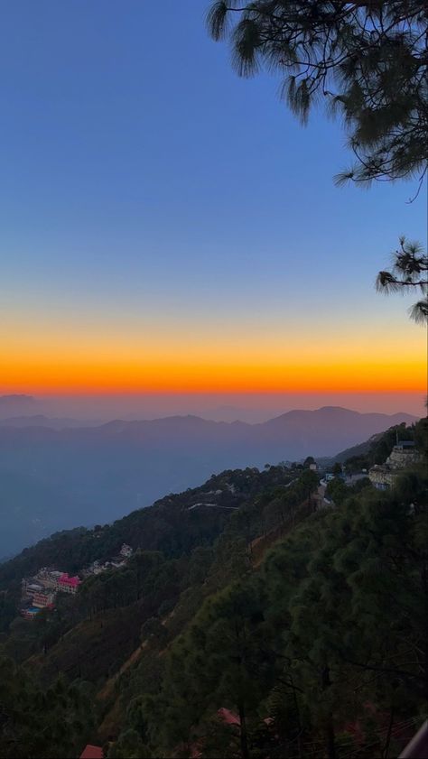 Mountain sunsets Wallpaper Mountain Sunset Wallpaper, Mountain Sunsets, Iphone Wallpaper Mountains, Sunrise Mountain, Hd Wallpaper Iphone, Mountain Wallpaper, Mountain Sunset, Dark Phone Wallpapers, Darjeeling