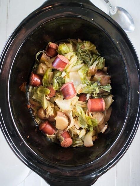 Slow Cooker Kielbasa and Cabbage Recipe - Easy Crockpot Meal! Potatoes Crock Pot, Cabbage And Kielbasa, Kielbasa Cabbage, Cheap Meals For Large Families, Cabbage Slow Cooker, Cabbage And Onions, Meals For Large Families, Crockpot Cabbage Recipes, Slow Cooker Cabbage