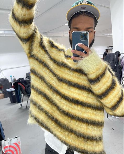 Sweater Outfits Men, Nice Accessories, Knit Sweater Outfit, Streetwear Fall, Instagram Jewelry, Mens Fashion Streetwear, Mohair Sweater, Streetwear Men Outfits, Vintage Streetwear