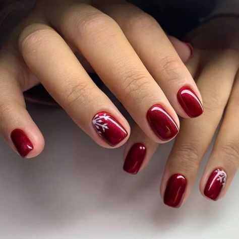 Nail Art For Christmas Simple, Gel Nails Christmas Ideas, Christmas Nails Cranberry, No Design Christmas Nails, Extra Short Red Nails, Christmas Nails Wine Red, Short Biab Nail Designs Christmas, Nails Design For Winter, Red Gel Christmas Nails