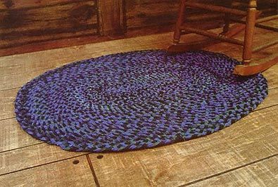 How to Make a Braided Rag Rug – Mother Earth News Rag Rug Diy, Homemade Rugs, Rag Rug Tutorial, Large Crochet Hooks, Braided Rug Diy, Braided Rag Rugs, Rug Tutorial, Mother Earth News, Braided Rug