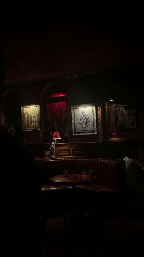 Jazz Club Aesthetic Wallpaper, Noir Bar Aesthetic, Old Money Jazz Aesthetic, Jazz Noir Aesthetic, Vintage Bar Aesthetic Dark, Dark Speakeasy Aesthetic, Jazz Club Singer Aesthetic, 1940s Bar Aesthetic, Bar Astethic Dark