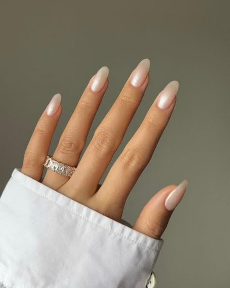 47 The Best January Nails and January Nail Designs You'll Want to Recreate for The First Month of The Year January Nail Designs, Paznokcie Hello Kitty, White Chrome Nails, Kutek Disney, Unghie Sfumate, Manikur Kuku, January Nails, Nagel Tips, Makijaż Smokey Eye