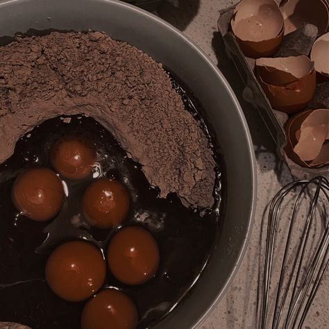 Baking Dark Aesthetic, Baking Aesthetic Black Women, Baking Night Aesthetic, Dark Baking Aesthetic, Baking At Night Aesthetic, Cindy Core Aesthetic, Dark Cooking Aesthetic, Dark Academia Baking, Dark Food Aethstetic