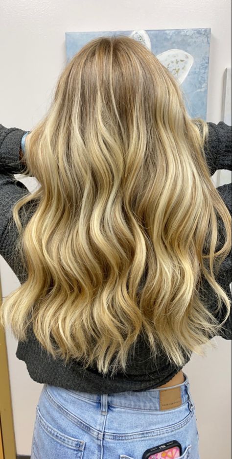 Blonde Highlights On Yellow Hair, Golden Blonde Hair With Highlights, Blonde Hair Golden, Yellow Blonde Hair, Warm Blonde Hair, Blonde Dye, Yellow Blonde, Summer Blonde Hair, Summer Blonde