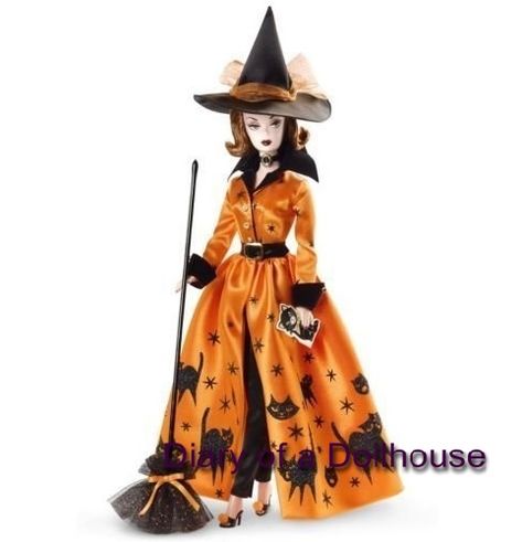 Decorating and playing with Halloween dolls - for collectors and kids - Barbie - American Girl - Kelly - Madame Alexander and more. Halloween Barbie, Witch Dolls, Barbie Halloween, Halloween Dolls, Barbie Kelly, I Love Barbie, Haunted Dolls, I'm A Barbie Girl, Im A Barbie Girl