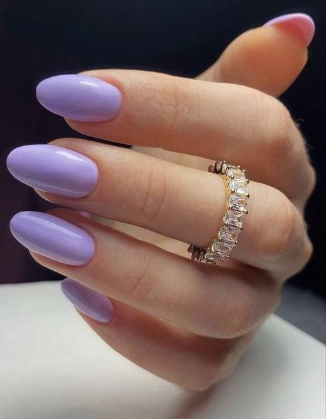 Solid Color Acrylic Nails, Periwinkle Nails, Classy Almond Nails, Purple Gel Nails, Oval Acrylic Nails, Light Purple Nails, Acrylic Nails Almond Shape, Violet Nails, Lilac Nails