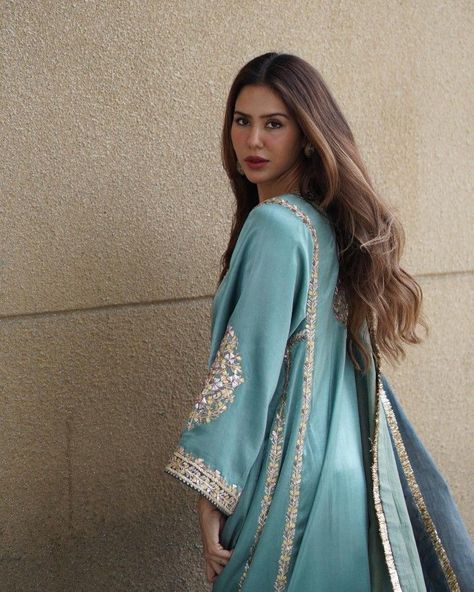 Sonam Bajwa, Indian Dress Up, Anarkali Dress Pattern, Classy Suits, Pakistani Fashion Casual, Desi Fashion Casual, Bollywood Outfits, Salwar Kamiz, Bridal Dress Fashion