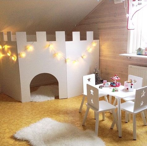 Mommo Design, Cardboard Castle, Cozy Nooks, Cardboard Box Crafts, Cardboard Toys, Kraf Diy, Cardboard House, Aktivitas Montessori, Toy Rooms