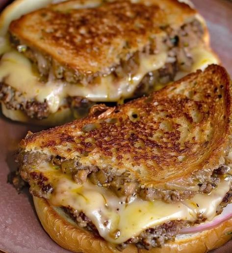 Patty Melt Recipe, Crockpot Chicken And Dumplings, Melt Recipe, Patty Melt, Canadian Food, Secret Sauce, Grandmas Recipes, Mouthwatering Recipes, Take A Picture