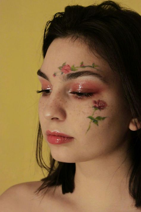 #makeup #facemakeup #art #rose #roses #faceart #facepainting #yellow Rose Eye Makeup Art, Rose Inspired Makeup, Rose Flower Makeup, Rose Makeup Look, Rose Stencil, Flower Makeup, Rose Makeup, Floral Gown, Rose Rouge