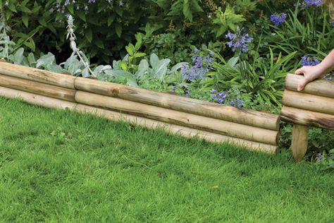 100 Garden Edging Ideas That Will Inspire You to Spruce Up Your Yard Timber Garden Edging, Border Edging Ideas, Landscape Timber Edging, Wood Landscape Edging, Wood Garden Edging, Garden Border Edging, Flower Bed Borders, Taman Diy, Landscape Timbers