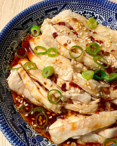 Spicy+Sichuan+Poached+Chicken Asian Poached Chicken, Poached Chicken Thighs, Poached Chicken Recipes, Sichuan Recipes, Gallbladder Diet, Asian Stir Fry, Poached Chicken, Hair Tint, Easy Asian Recipes