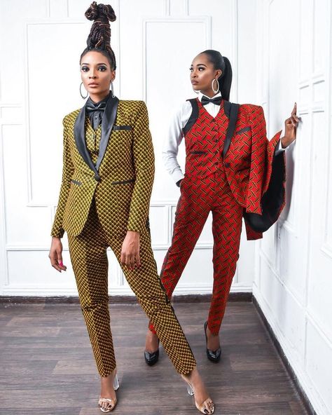 Ankara suit sophistication! Definitely a holiday party outfit. @enagancio  #allthingsankara #enagancio #ad Ankara Blazer, Ankara Suit, Africa Fashion Style, Style Africain, African Fashion Modern, African Inspired Fashion, African Clothing Styles, African Prints, Holiday Party Outfit