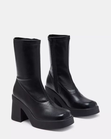 Steve Madden KLAYTON BLACK Boots are Back in Stock! These are Viral Ankle Boots you must have! These boots will make you feel totall unstoppable and they’re a great fit for this fall and any… The post Steve Madden KLAYTON BLACK Boots are Back in Stock! Viral Ankle Boots appeared first on Kerina Mango. Steve Madden Outfit, Bratz Boots, Leather Black Boots, Platform Boots Women, Steve Madden Store, Steve Madden Boots, Black Platform Boots, Gogo Boots, Black Combat Boots