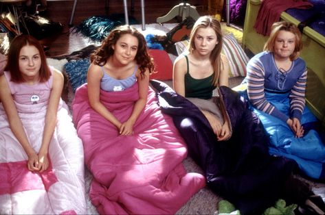 Early 2000s Sleepover, Early 2000s Decor, 2000s Sleepover Aesthetic, 2000s Slumber Party, 2000s Sleepover, Y2k Sleepover, Sleepover Film, Girly Sleepover, Sam Huntington