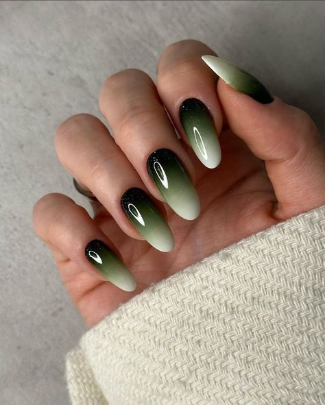 Dark Green Ombre Acrylic Nails, Dark Green Nails Ombre, Green And White Ombre Nails, Deep Green Nails Designs, Ombre Green Nails, Green Ombre Nails, Faded Nails, Dark Green Nails, 2024 Nails