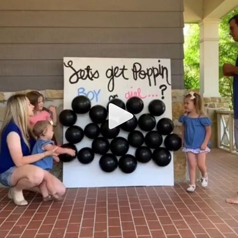 Balloon Popping Gender Reveal, Good Gender Reveal Ideas, Gender Reveal Balloons Pop, Suspenseful Gender Reveal Ideas, Twin Baby Reveal Ideas, Gender Reveal Ideas With Balloons, Gender Reveal Family Ideas, Kids Gender Reveal Ideas, How To Reveal Gender To Family