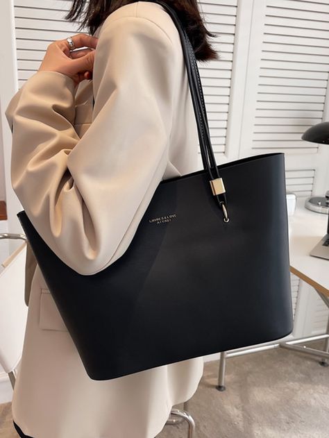 Fashion Purses Bags And Totes, Work Shoulder Bag, Elegant Work Bag, Work Tote Bag Outfit, Polo Bags Women, Elegant Black Shoulder Bag, Elegant Bags For Women, Tote Bag Style Outfit, Elegant Tote Bag