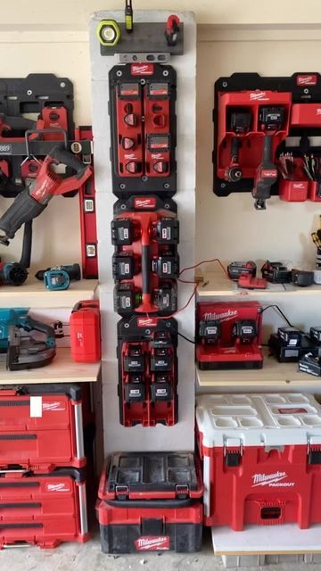 Milwaukee Garage Ideas, Milwaukee Packout Trailer, Milwaukee Pack Out Organization, Milwaukee Tool Organization, Milwaukee Battery Charging Station, Milwaukee Packout Garage, Milwaukee Packout Ideas Truck, Milwaukee Garage, Milwaukee Packout Ideas