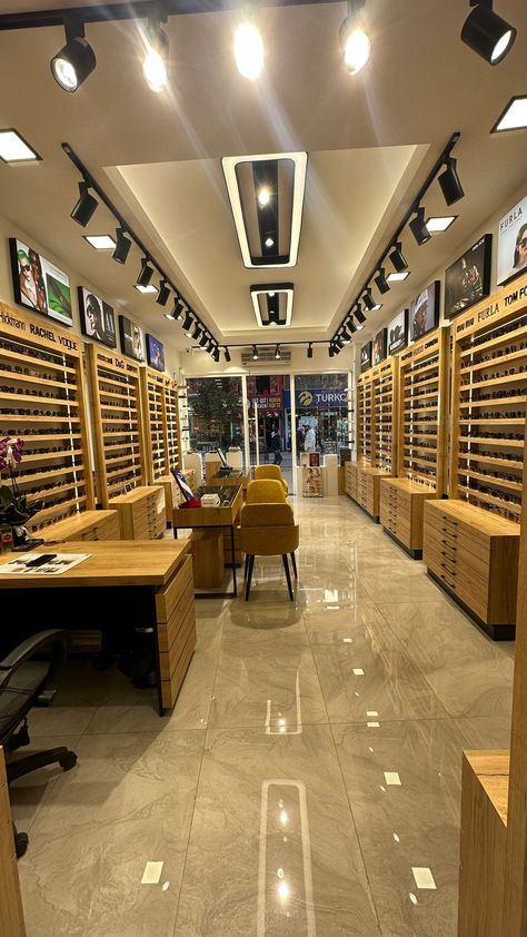 Small Optical Shop Interior Design, Optical Store Design Interiors, Optical Showroom Interior, Opticals Showroom, Optical Shop Interior Design, Comercial Interior Design, Eyewear Shop Design, Mobile Shop Design, Shop Counter Design