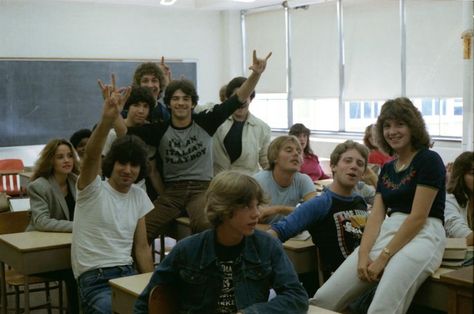 80s school classroom...this could have easily been my school 70s Highschool Aesthetic, 80s High School Pictures, Italian High School Aesthetic, American High School Aesthetic Classroom, High School Athlete Aesthetic, Italian School Aesthetic, 2000 High School, Real 80s Photos, Highschool Aesthetic Classroom