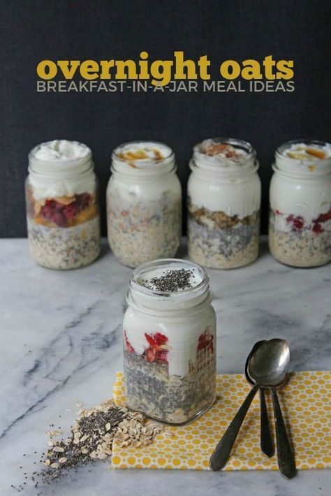 Overnight Oats in a Jar Even though I'm technically a stay-at-home mom, I find myself hustling my crew out the door 4-5 mornings a week. Breakfasts often consist of granola bars flung to the backseat but these are the perfect solution! #breakfast #oats Overnight Oats Healthy Clean Eating, Mic Dejun Rapid, In A Jar Recipes, Mason Jar Breakfast, Oats In A Jar, Oatmeal In A Jar, Overnight Oats In A Jar, Breakfast Oats Overnight, Breakfast In A Jar