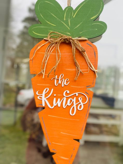 Carrot Door Hanger, Carrot Decor, Spring Door Decor, Door Hangers Diy, Easter Door Hanger, Wood Signs Sayings, Easter Sign, Easter Basket Tags, Easter Carrots