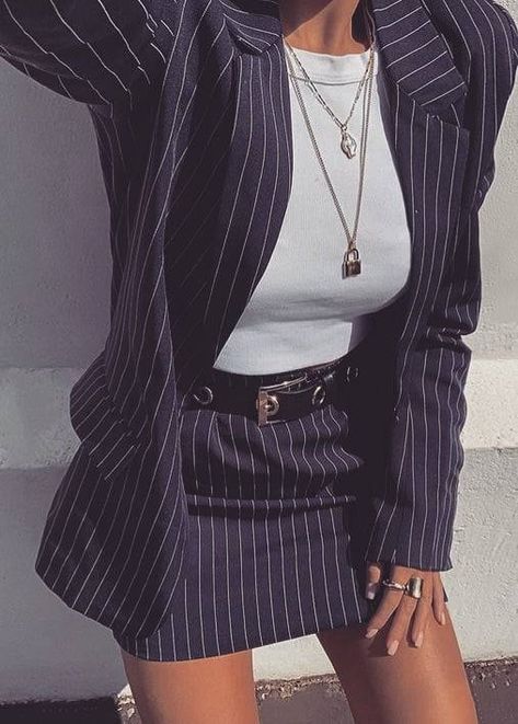 #pinstripe #blazer #streetstyle #miniskirt Miniskirt Outfits Offices, Pinstripe Blazer Outfit, Pinstripe Suit Women, Sixth Form Outfits, Look Office, Blazer Outfits, Fashion 2020, Blazers For Women, Beautiful Outfits