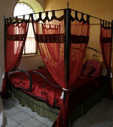 Love love love this bed!!! Red Bedroom Design, Everything Red, Red Bedroom Decor, Comfy Beds, Red Bedroom, Creepy Decor, Dreams Beds, Goth Home Decor, Four Poster Bed