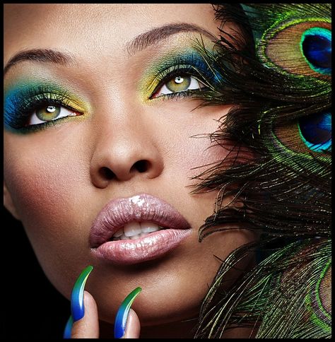 Peacock Eye Makeup, Peacock Makeup, Fantasy Make-up, Eye Makeup Styles, Dramatic Eye Makeup, Makeup Samples, Dramatic Eyes, Make Up Looks, Dark Skin Makeup