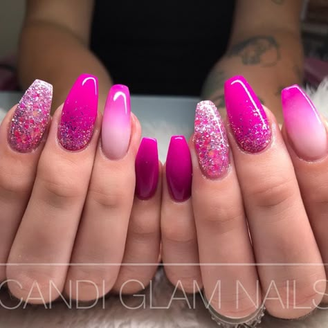 Fuschia And Gold Nails, Fuschia Nails Design Hot Pink, Magenta And Silver Nails, Fushia Nails Ideas, Fuschia Nails Acrylic, Fuscia Nails Design, Multicolored Nails Summer, Fuschia Pink Nails, Uñas Color Magenta