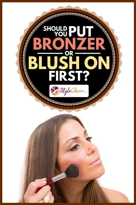 Bronzer vs. Blush: Which should be applied first? Applying Blush And Bronzer, Woman Applying Makeup, Warm Skin Tone, Makeup News, How To Apply Blush, Natural Skin Tone, Nails Design With Rhinestones, Applying Makeup, Bronzing Powder