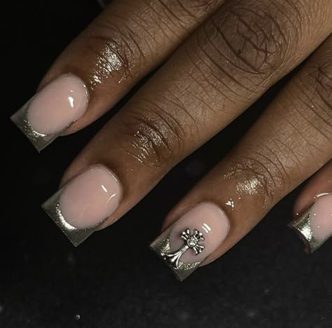 Cross On Nails, Chrome Nails Silver, French Tips Nails, Sliver Nails, Silver Nail Designs, Tips Nails, Cross Nails, Cute Short Nails, Chrome Nails Designs