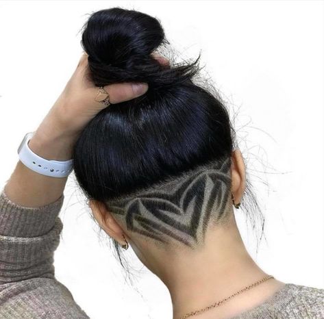 Disconnected Haircut, Undercut Hair Designs, Undercut Hairstyles Women, Undercut Long Hair, Undercut Designs, Shaved Hair Designs, Shaved Undercut, Undercut Women, Haircut Designs