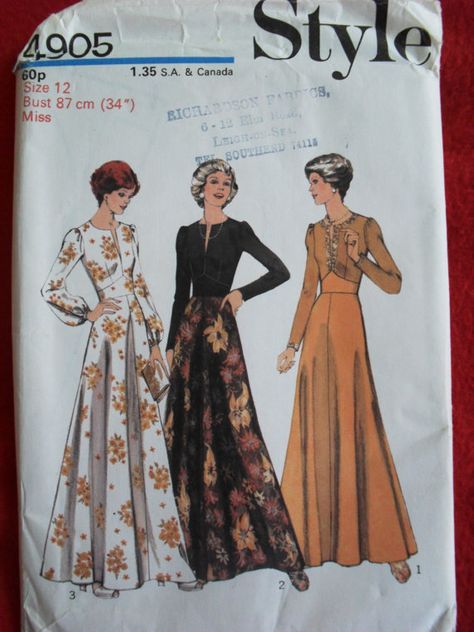 Vintage Sketches, Vintage Concept, 1970s Style, Wedding Dress Patterns, Gown Pattern, 40 Dress, Vogue Sewing, Dress Making Patterns, Maxi Dress Pattern