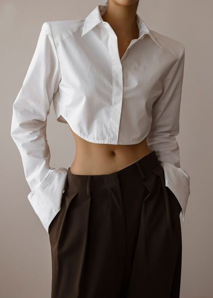 Uma Cropped Shirt - White – The Frankie Shop Cropped White Shirt Outfit, Cropped Button Up Shirt Outfit, Cropped White Shirt, Cropped Button Up Shirt, Ropa Upcycling, White Fits, White Shirt Outfits, Cropped Button Down, Tshirt Outfit