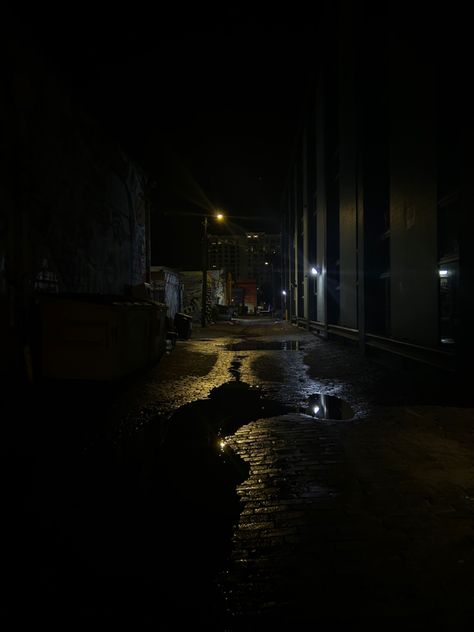 alley Alleyway At Night, Alleyway Aesthetic Night, Alley Aesthetic Night, Dark Hotel Aesthetic, Back Alley Aesthetic, Alley Way Aesthetic, Scary Alleyway, Dark Alley Background, Dark Alley Aesthetic