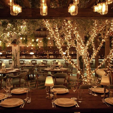 Cecconi's- Miami’s 14 Most Romantic Restaurants Soho Beach House Miami, Miami Beach Restaurants, Beach House Hotel, Soho Beach House, Miami Restaurants, Romantic Restaurant, Inexpensive Wedding Venues, Hotel Interior Design, Bachelorette Party Games