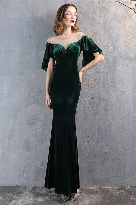 1920 Velvet Dress, Green Velvet Evening Gown, Velvet Green Gown, Emerald Velvet Bridesmaid Dress, Emerald Green Velvet Bridesmaid Dresses, Formal Dress Outfits For Women, Velvet Bridesmaid Dresses Winter, Velvet Dress Long Classy, Velvet Bodycon Dress Long