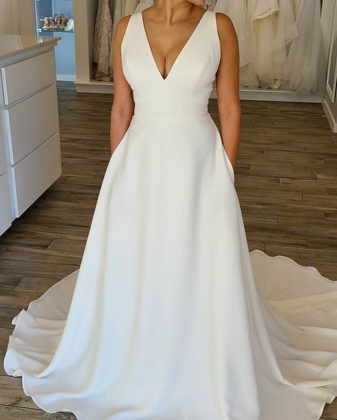 Wedding Dresses For Big Breasted, Medium Curvy Wedding Dress, Mid Size Bride Simple, Simple Wedding Dress Pear Shape, Plus Simple Wedding Dress, Plain Wedding Dress Simple Plus Size, Spring Wedding Guest Dress Plus Size Springtime, A Line Princess Wedding Dresses Simple, Simple Classy Wedding Dress Plus Size