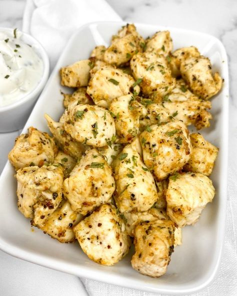 Lemon Pepper Chicken Bites – Allie Carte Dishes Lemon Pepper Chicken Bites, Chicken Bites Oven, Wing Stop, Chicken Bites Recipes, Lemon Pepper Wings, Lemon Pepper Seasoning, Air Fried Chicken, Lemon Pepper Chicken, Pepper Chicken