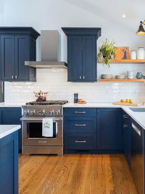 34+ White Subway Tile Backsplash (TIMELESS & CLASSIC) - Backsplash White Subway Tiles Kitchen Backsplash, Classic Backsplash, Navy Kitchen Cabinets, Navy Blue Kitchen Cabinets, White Subway Tile Kitchen, White Subway Tile Backsplash, Kitchen Tiles Design, Kitchen Remodel Inspiration, Blue Cabinets