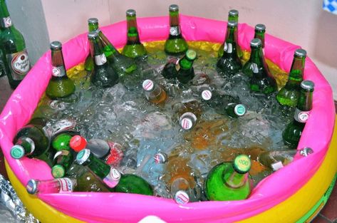 Pool Party Adults, Backyard Pool Parties, Pool Party Ideas, Party Ideas For Adults, Pool Party Themes, Pool Party Kids, Adult Party Themes, Party Favors For Adults, Pool Party Decorations