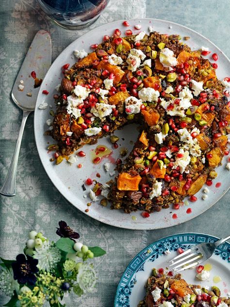 Persian squash & pistachio roast Veggie Christmas, Vegetarian Christmas, Roasted Vegetable Recipes, Vegan Christmas, Persian Food, Healthy Family, Beef Stroganoff, Jamie Oliver, Roasted Vegetables