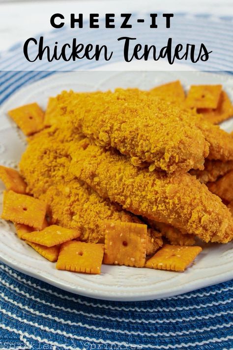 Cheez-It Chicken Tenders is a chicken dish that everyone always loves as it combines chicken tenders, Cheez-its, and eggs to create a moist, juicy piece of chicken with a crispy coating that everyone loves! The best part is they are ready in just 20 minutes. Cheez It Chicken, New Recipes For Dinner, Ways To Cook Chicken, Low Cal Recipes, Macro Meals, Chicken Dish, Party Food And Drinks, Trending Recipes, Cheez It