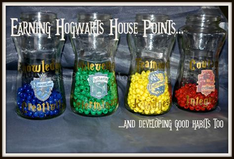 Harry Potter Classroom Theme, Harry Potter Classes, Good Values, Ron Clark, Classe Harry Potter, Harry Potter School, Harry Potter Classroom, Festa Harry Potter, Anniversaire Harry Potter